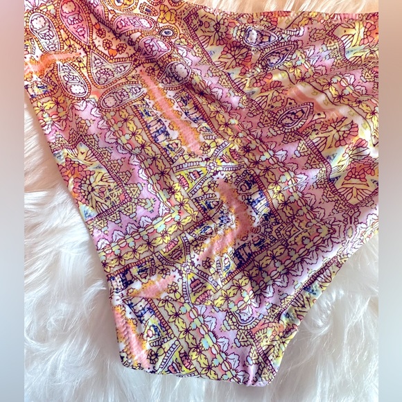Victoria’s Secret•L•Bohemian Pastel Paisley Cheeky Ruched Bikini - Picture 9 of 16
